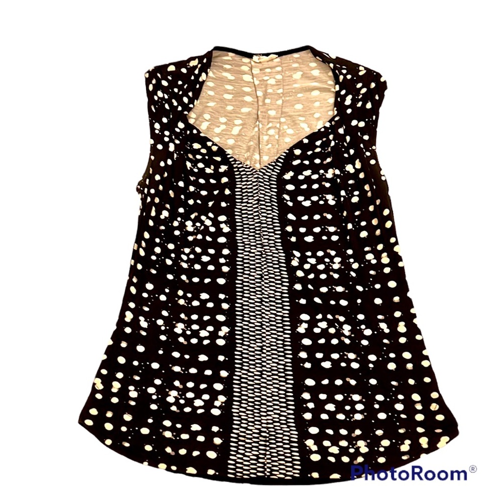 Weston black & cream top. Size M. Sexy and cute. Great neckline & wide straps